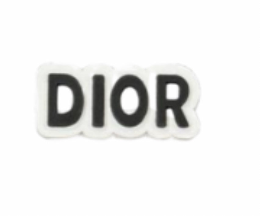Pins Fun & Personnages – Donnez du style à vos Classic